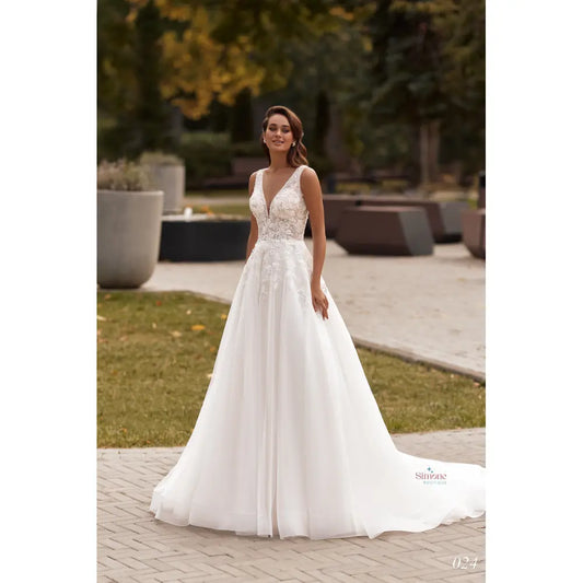 Rochie mireasa A-line cu decolteu sexi in forma de V 24-24 - Simone Boutique rochii de mireasa Sibiu