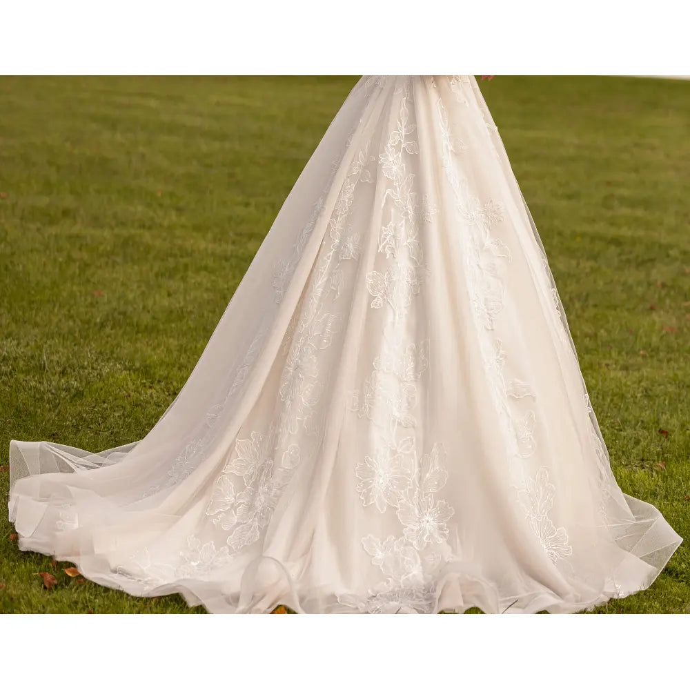 Rochie mireasa A-line cu maneca cazuta 23-41 - Simone Boutique rochii de mireasa Sibiu