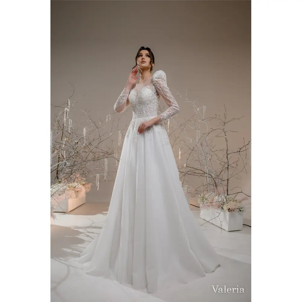 Rochie mireasa A-line cu maneci lungi bufante la umeri - Valeria - Simone Boutique rochii de mireasa Sibiu