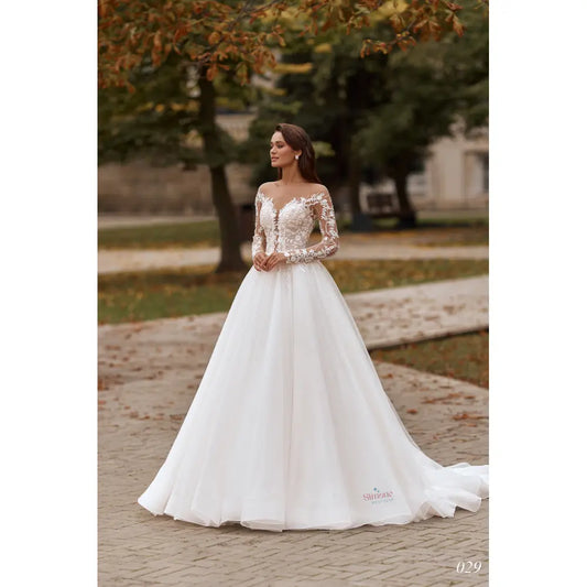 Rochie mireasa A-line cu umerii cazuti si decolteu inimioara 24-29 - Simone Boutique rochii de mireasa Sibiu