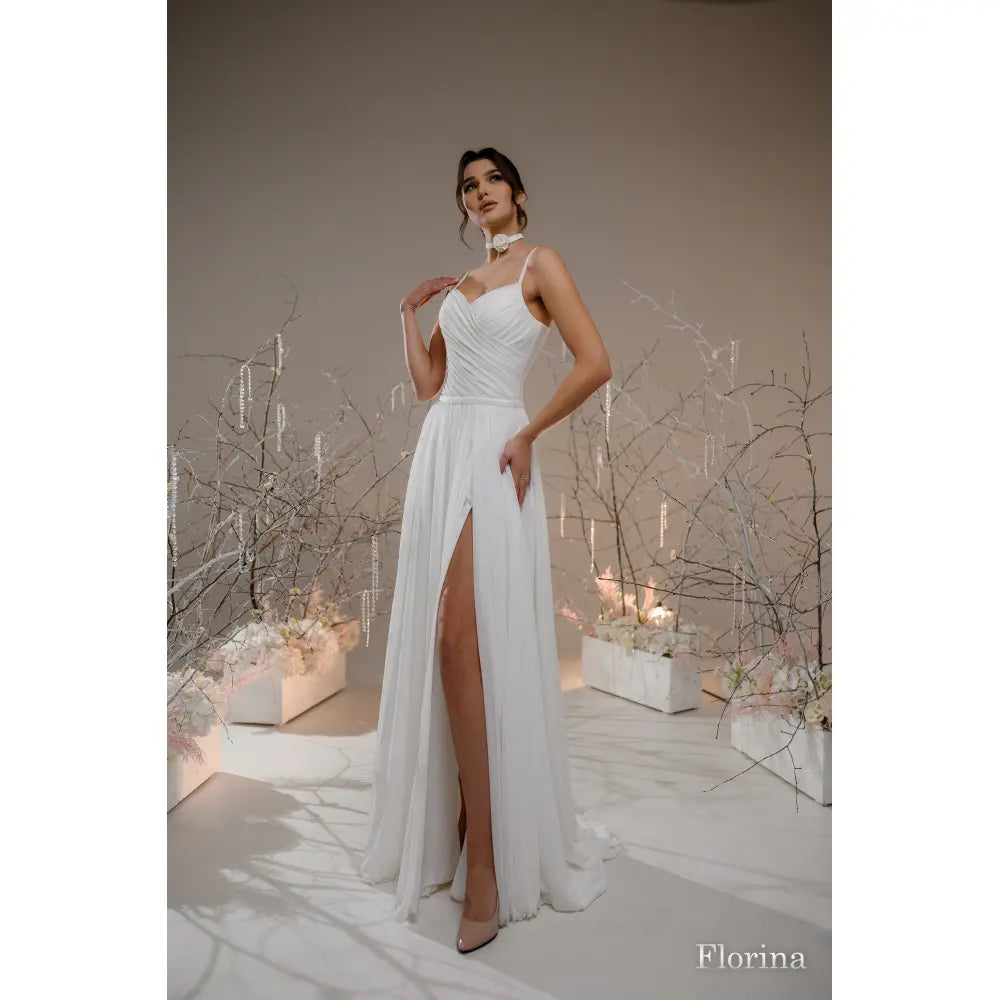 Rochie mireasa A-line de matase si bust cu bretelute – Florina - Simone Boutique rochii de mireasa Sibiu