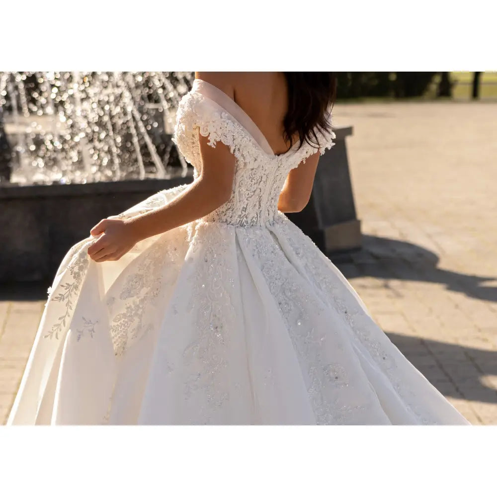 Rochie mireasa A-line pe umeri 23-19 - Simone Boutique rochii de mireasa Sibiu