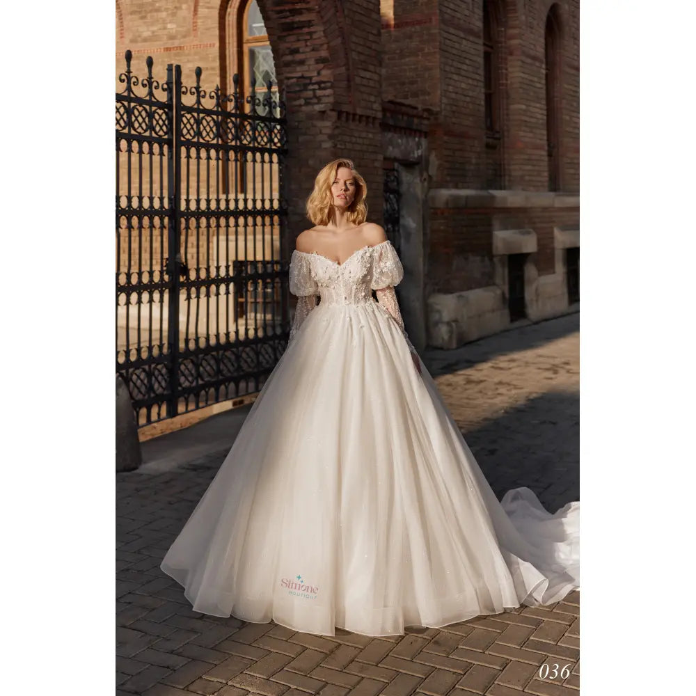 Rochie mireasa printesa cu umerii goi 24-36 - Simone Boutique rochii de mireasa Sibiu