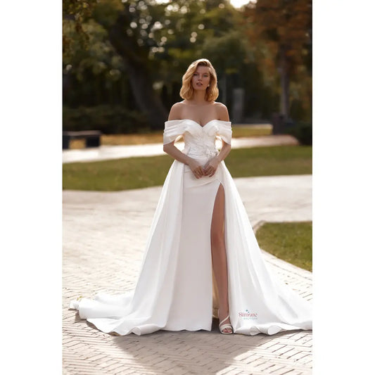 Rochie mireasa sirena 2 in 1 cu umerii cazuti,crapatura pe picior si trena detasabila 24-15 - Simone Boutique rochii de mireasa Sibiu