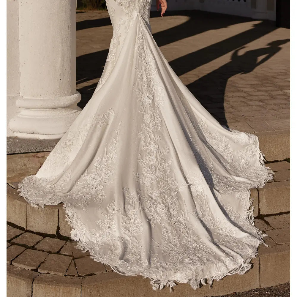 Rochie mireasa sirena cu trena 23-25 - Simone Boutique rochii de mireasa Sibiu