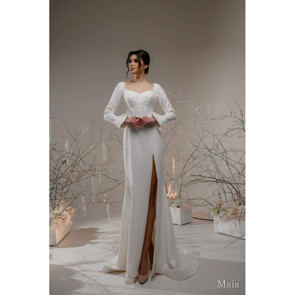 Rochie mireasa sirena de tafta cu crapatura pe picior si maneci lungi – Maia - Simone Boutique rochii de mireasa Sibiu