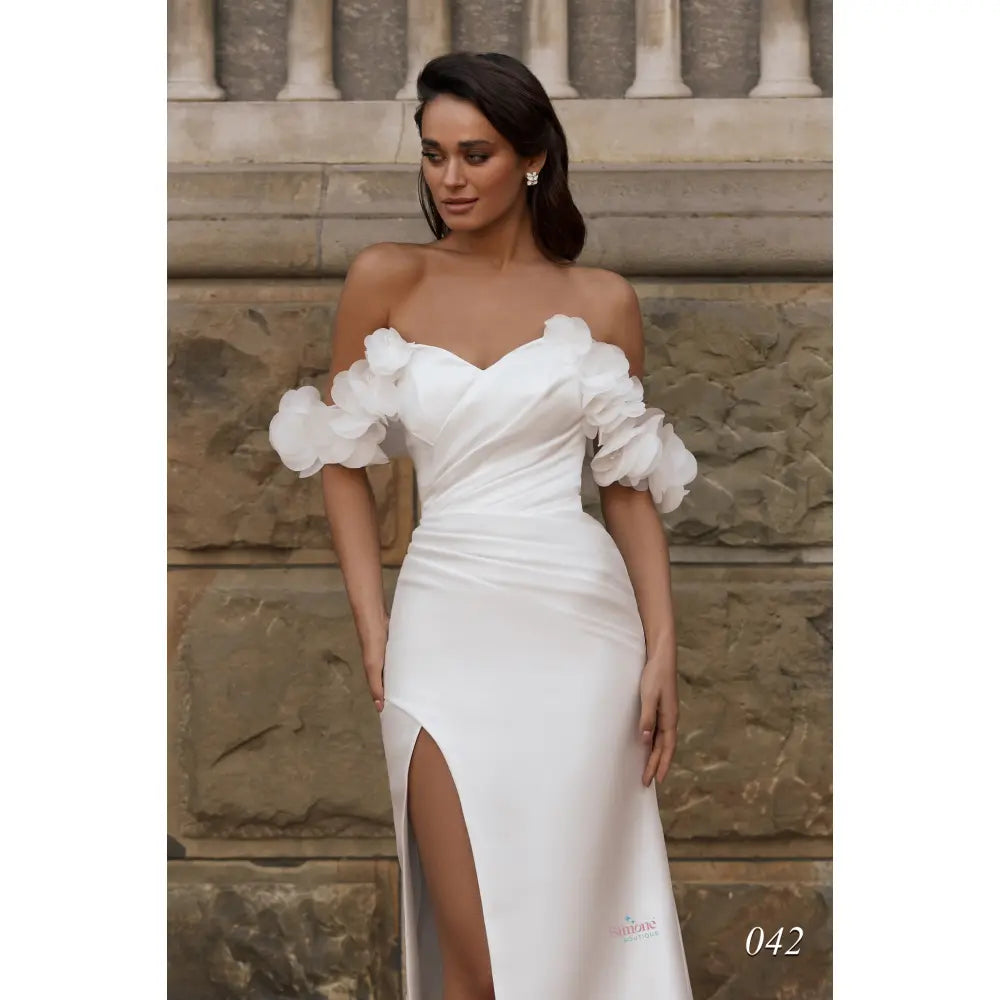 Rochie mireasa sirena din tafta cu crapatura pe picior si bretele cazute pe umeri 22-42 - Simone Boutique rochii de mireasa Sibiu