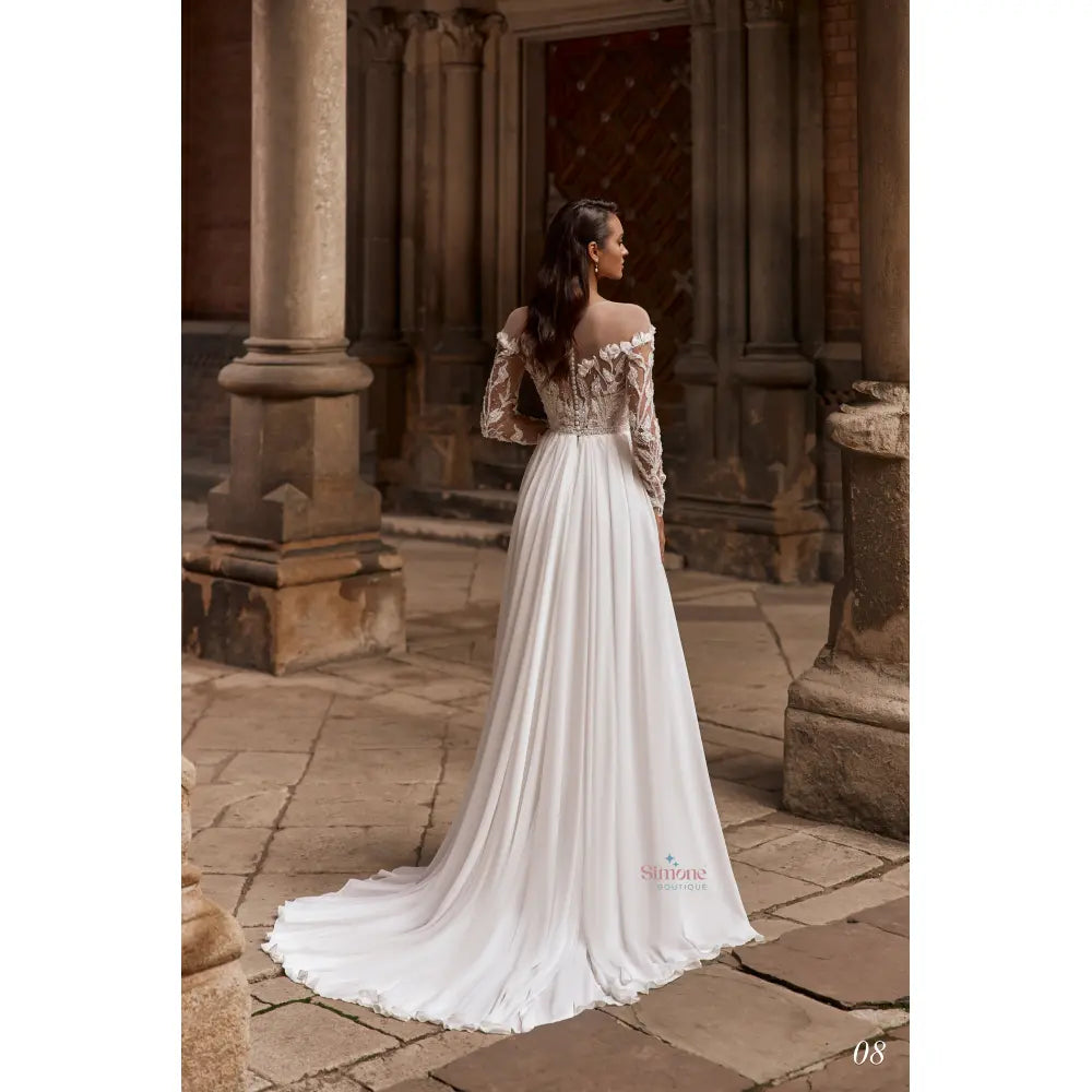 Rochie mireasa vaporoasa cu umerii goi 24-08 - Simone Boutique rochii de mireasa Sibiu
