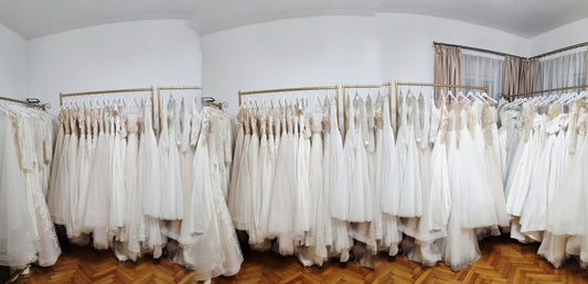 Tendinte rochii de mireasa in 2026 – eleganta clara, materiale nobile si feminitate asumata