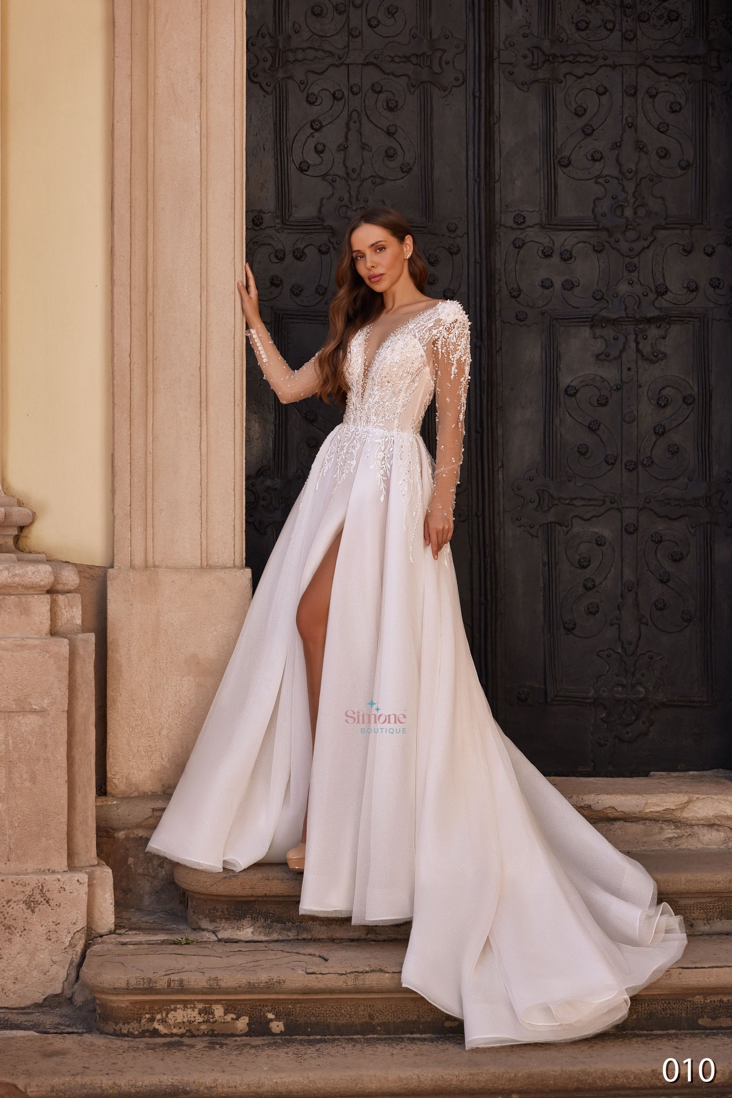 Rochie mireasa din tulle crapata pe picior 26-10