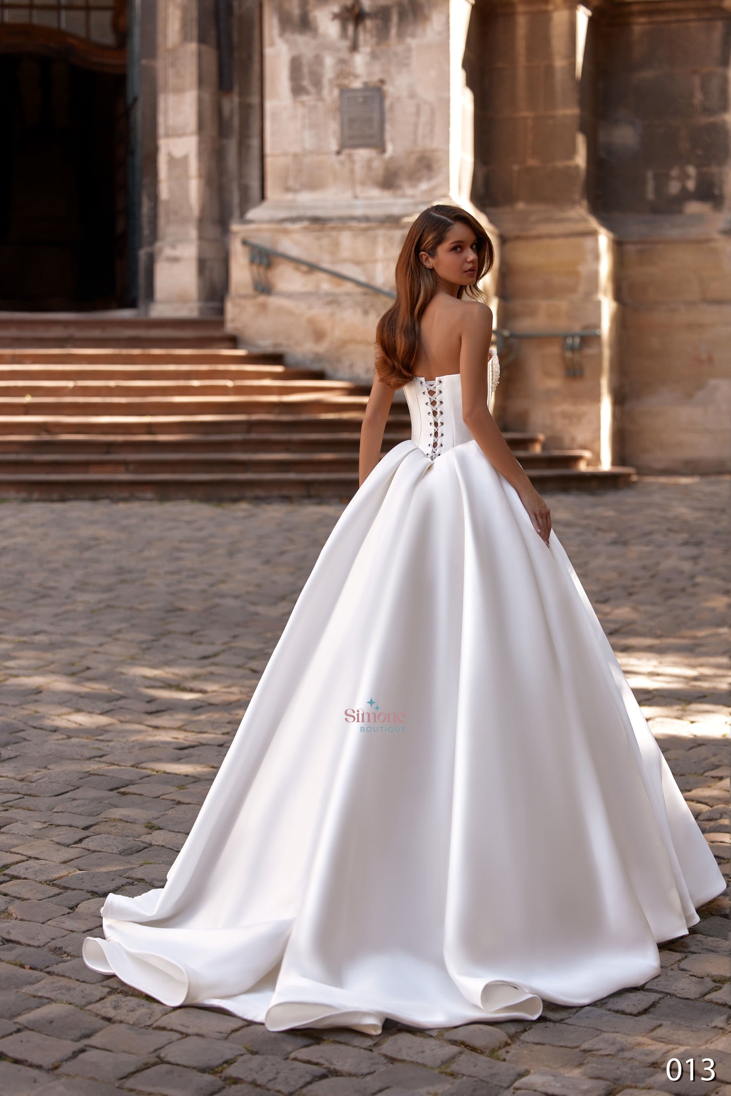 Rochie mireasa cu corset V stil printesa 23-13