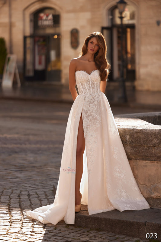 Rochie mireasa A-line cu crapatura pe picior 26-23