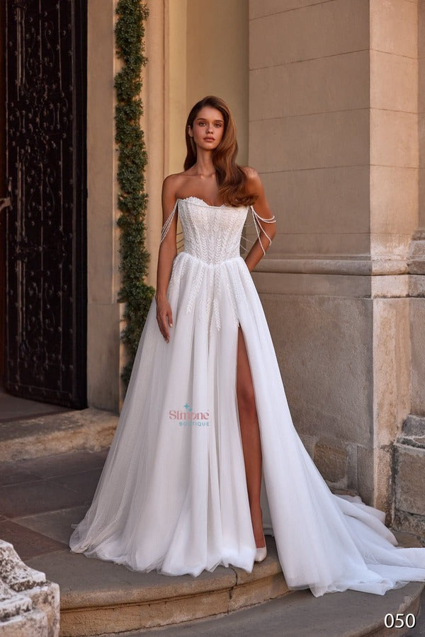 Rochie mireasa A-line cu crapatura pe picior 26-50