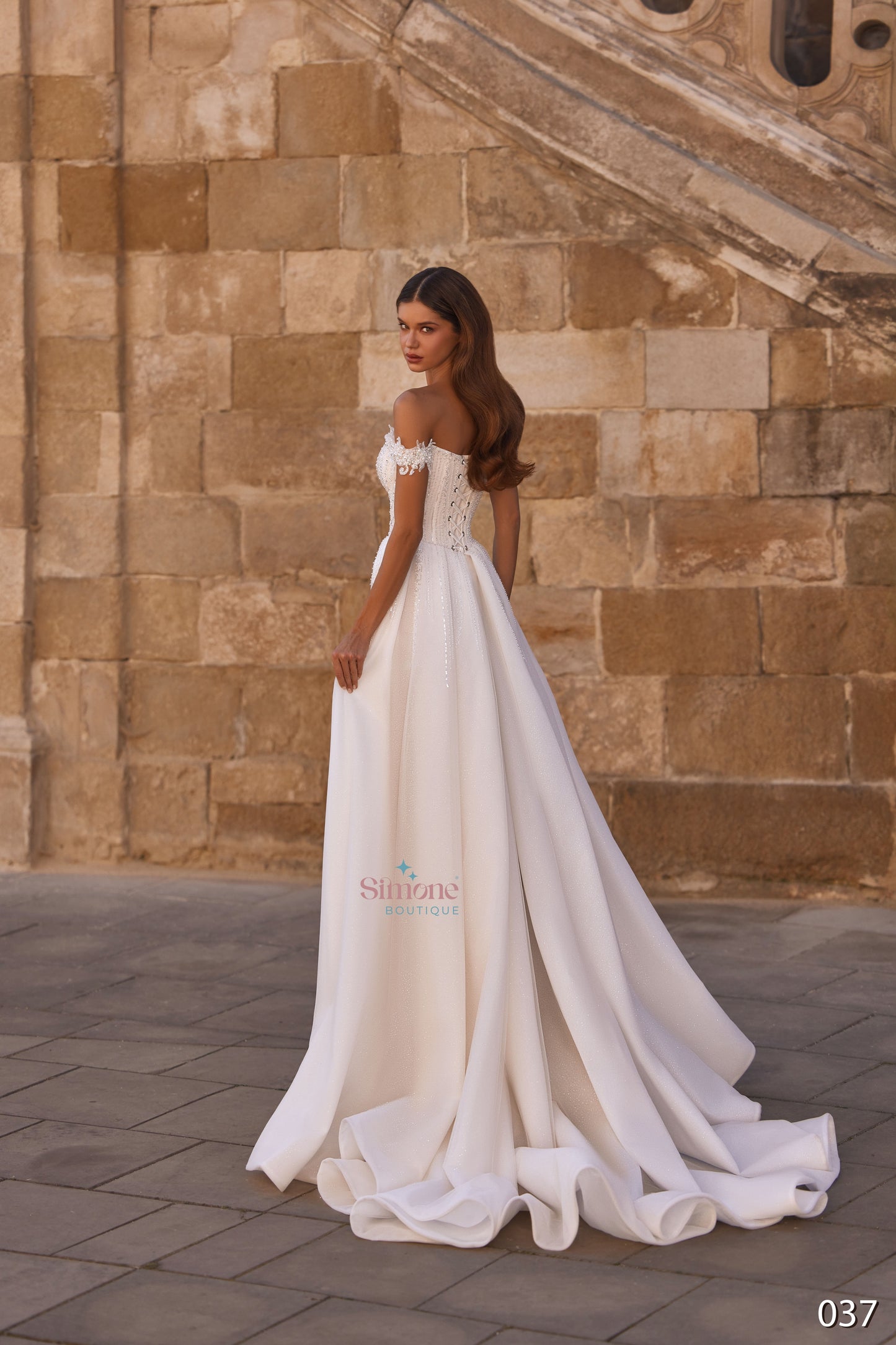Rochie mireasa A-line cu umerii cazuti 26-37