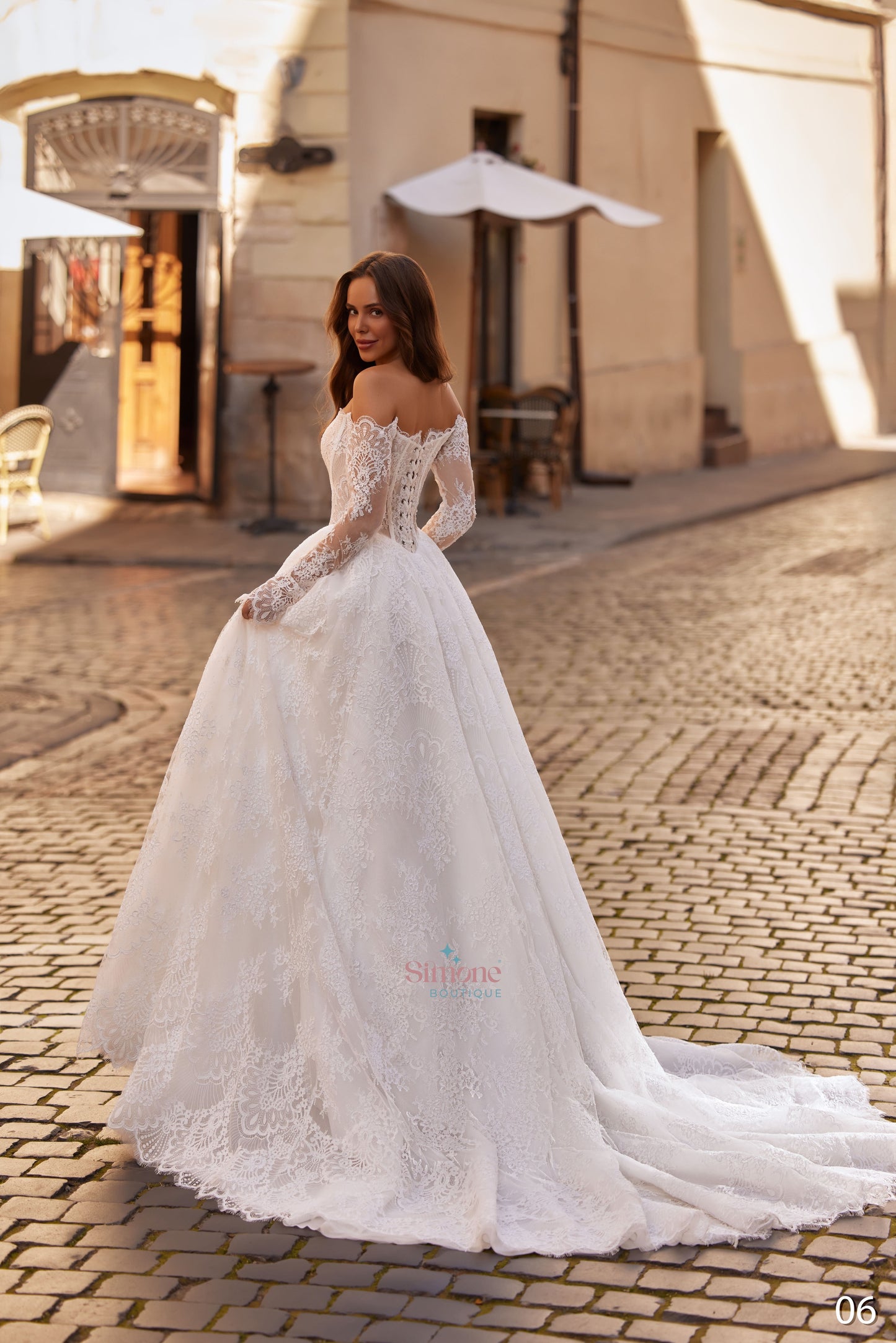 Rochie mireasa A-line cu corset si maneci 26-06